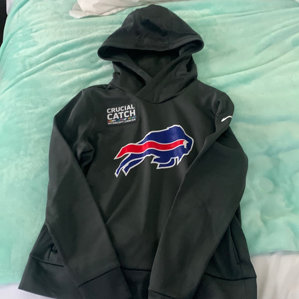 Medium crucial catch buffalo bills sweatshirt
